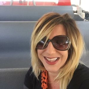 Meet your Posher, Debbie